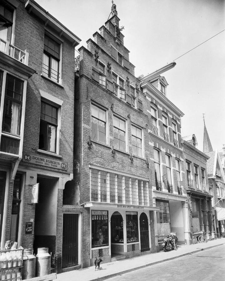 Hanzestadslogement De Leeuw, In Het Centrum, Met Een Binnenplaats, Kamers Met Badkamer En Toilet En Een Keukentje Deventer Exterior foto