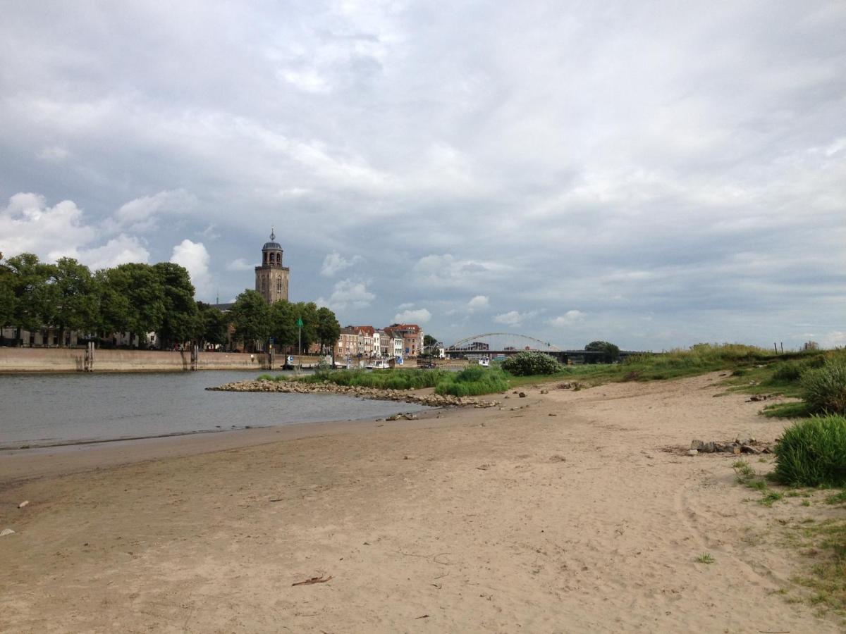 Hanzestadslogement De Leeuw, In Het Centrum, Met Een Binnenplaats, Kamers Met Badkamer En Toilet En Een Keukentje Deventer Exterior foto