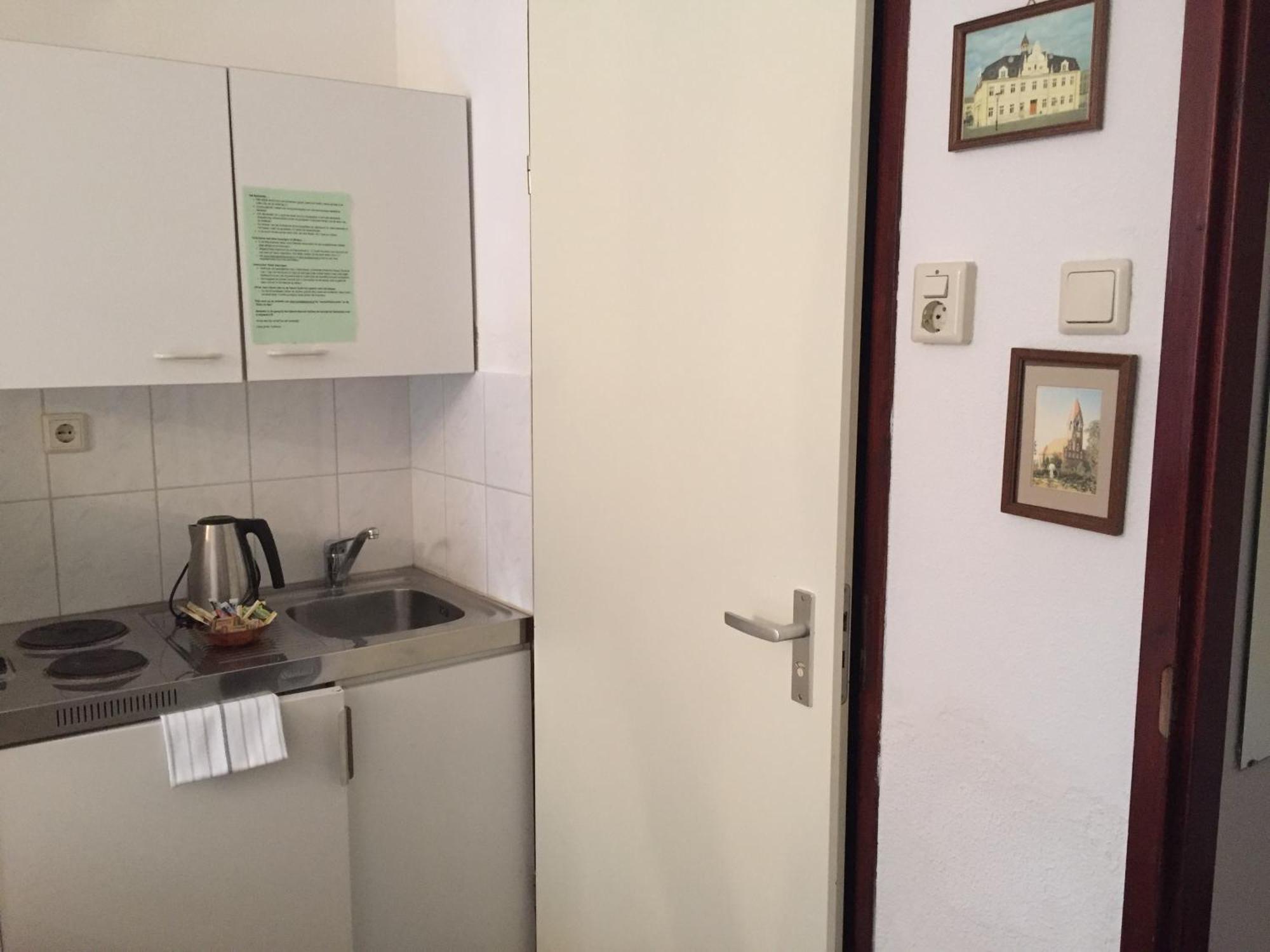 Hanzestadslogement De Leeuw, In Het Centrum, Met Een Binnenplaats, Kamers Met Badkamer En Toilet En Een Keukentje Deventer Exterior foto